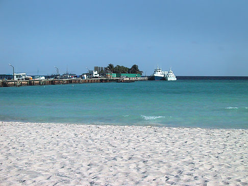 Der weiße Sandstrand der Malediven Foto 